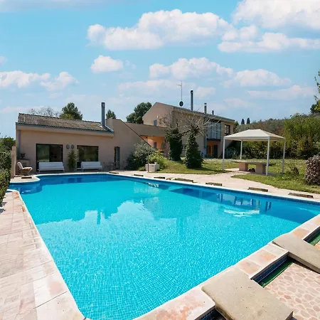 Elegant With Pool *